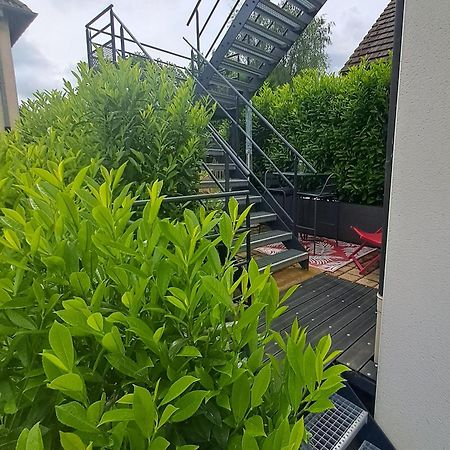 Studio Cosy Spacieux Lumineux Avec Terrasse Vezelois Luaran gambar