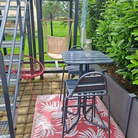 Studio Cosy Spacieux Lumineux Avec Terrasse Vezelois Luaran gambar