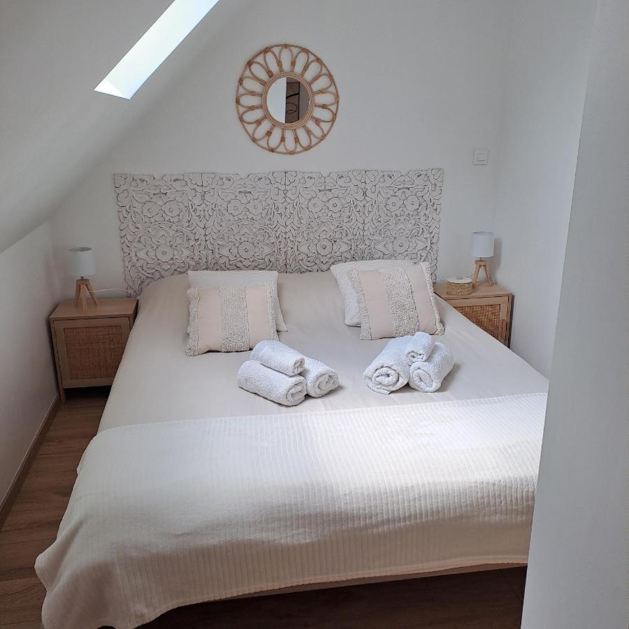 Studio Cosy Spacieux Lumineux Avec Terrasse Vezelois Luaran gambar