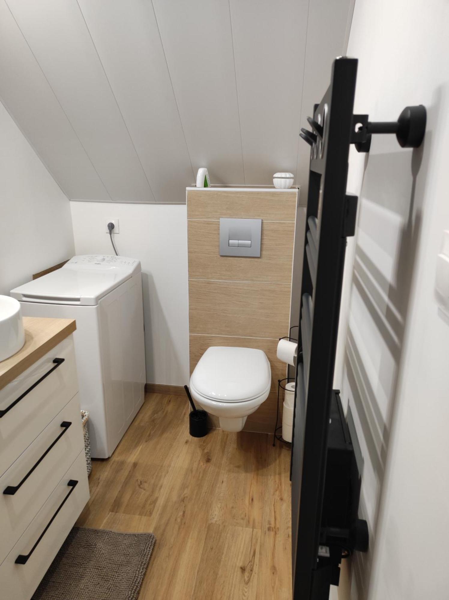 Studio Cosy Spacieux Lumineux Avec Terrasse Vezelois Luaran gambar